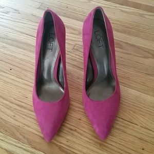 Pink suede heels 👠